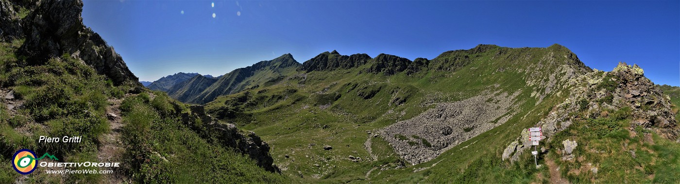 66 Dalla Bocchetta di Piedivalle salgo in Azzaredo con vista in Bocchetta di Budria-Monte Tartano.jpg